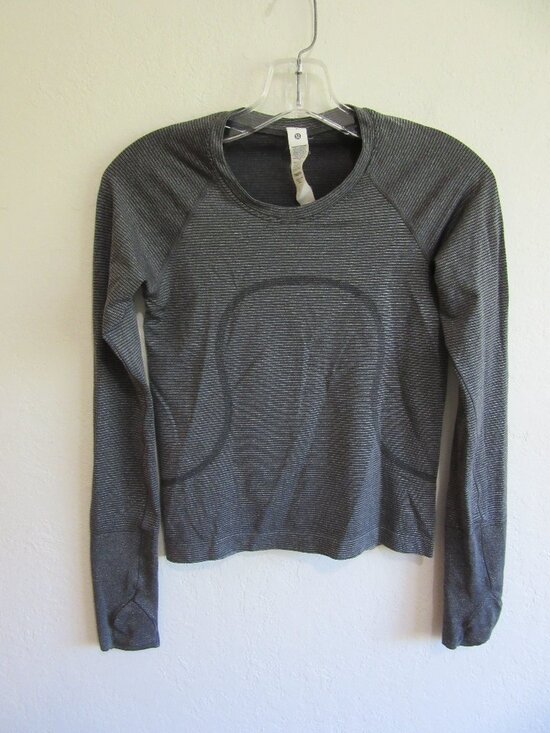 lululemon athletica Tops - lululemon Energy Creates Energy 4 Long Sleeve Thumb Opening Top
